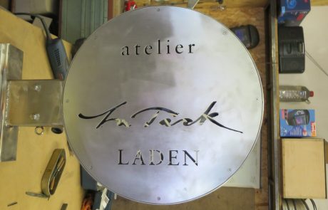 Ladenschild aus Aluminium